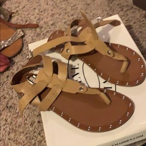 Women’s sandals